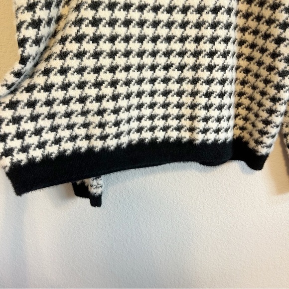 Cyrus Houndstooth Sweater Soft Fuzzy Black and White Relaxed Size XL. - Picture 7 of 9